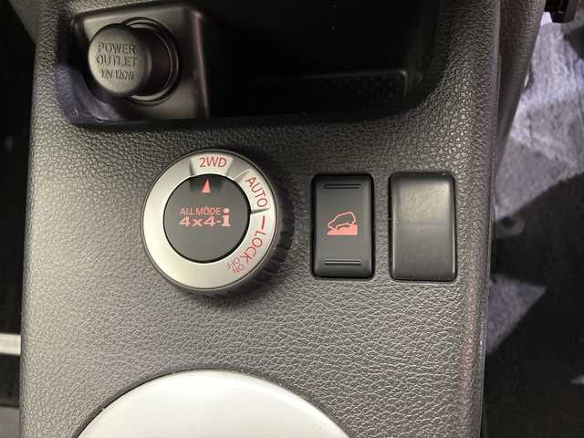 日産 エクストレイル 20GT S 愛媛県 2013(平25)年 12.9万km ベージュ MATブラックペイント（グリル　ミラー　アルミホイール等）/外装ベージュオールペイント//ディーゼルターボ/4WD/純正7型SDナビ(MC312D-A)/Bluetooth　フルセグＴＶ　DVD/バックカメラ/アドバンスドヒルディセントコントロール（速度設定機能付）/オートライトシステム/カブロンシート