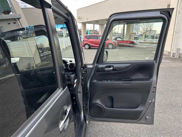 ホンダ Ｎ ＢＯＸ カスタム G ターボパッケージ 愛知県 2013(平25)年 8万km ポリッシュドメタルメタリック 【(株)IDOMが運営する【じしゃロン名古屋鳴海店】の自社ローン対象車両になります。こちらは現金ご利用時の価格です。自社ローンご希望の方は別途その旨お申付け下さい。】/ワンオーナー/社外ナビ/（ＦＭ／ＡＭ／ＣＤ／ＤＶＤ／フルセグＴＶ）/バックカメラ/禁煙車/両側パワースライドドア/クルーズコントロール/パドルシフト/盗難防止装置/ベンチシート/純正フロアマット/AUTOライト/フォグランプ/横滑り防止装置/プッシュスタート/12V180W/ドアバイザー