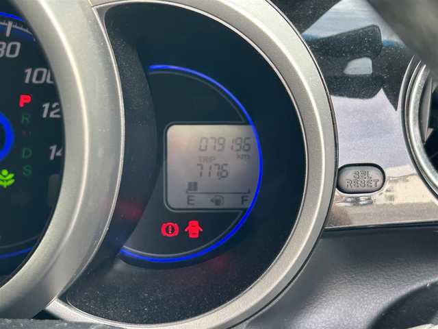 ホンダ Ｎ ＢＯＸ カスタム G ターボパッケージ 愛知県 2013(平25)年 8万km ポリッシュドメタルメタリック 【(株)IDOMが運営する【じしゃロン名古屋鳴海店】の自社ローン対象車両になります。こちらは現金ご利用時の価格です。自社ローンご希望の方は別途その旨お申付け下さい。】/ワンオーナー/社外ナビ/（ＦＭ／ＡＭ／ＣＤ／ＤＶＤ／フルセグＴＶ）/バックカメラ/禁煙車/両側パワースライドドア/クルーズコントロール/パドルシフト/盗難防止装置/ベンチシート/純正フロアマット/AUTOライト/フォグランプ/横滑り防止装置/プッシュスタート/12V180W/ドアバイザー