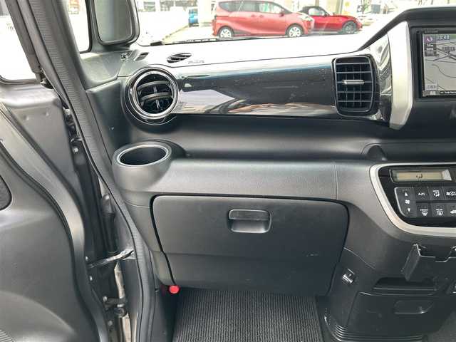 ホンダ Ｎ ＢＯＸ カスタム G ターボパッケージ 愛知県 2013(平25)年 8万km ポリッシュドメタルメタリック 【(株)IDOMが運営する【じしゃロン名古屋鳴海店】の自社ローン対象車両になります。こちらは現金ご利用時の価格です。自社ローンご希望の方は別途その旨お申付け下さい。】/ワンオーナー/社外ナビ/（ＦＭ／ＡＭ／ＣＤ／ＤＶＤ／フルセグＴＶ）/バックカメラ/禁煙車/両側パワースライドドア/クルーズコントロール/パドルシフト/盗難防止装置/ベンチシート/純正フロアマット/AUTOライト/フォグランプ/横滑り防止装置/プッシュスタート/12V180W/ドアバイザー