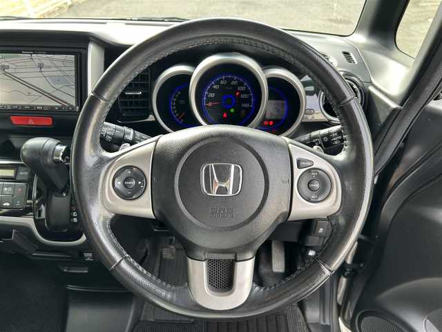 ホンダ Ｎ ＢＯＸ カスタム G ターボパッケージ 愛知県 2013(平25)年 8万km ポリッシュドメタルメタリック 【(株)IDOMが運営する【じしゃロン名古屋鳴海店】の自社ローン対象車両になります。こちらは現金ご利用時の価格です。自社ローンご希望の方は別途その旨お申付け下さい。】/ワンオーナー/社外ナビ/（ＦＭ／ＡＭ／ＣＤ／ＤＶＤ／フルセグＴＶ）/バックカメラ/禁煙車/両側パワースライドドア/クルーズコントロール/パドルシフト/盗難防止装置/ベンチシート/純正フロアマット/AUTOライト/フォグランプ/横滑り防止装置/プッシュスタート/12V180W/ドアバイザー