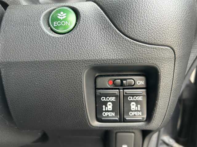 ホンダ Ｎ ＢＯＸ カスタム G ターボパッケージ 愛知県 2013(平25)年 8万km ポリッシュドメタルメタリック 【(株)IDOMが運営する【じしゃロン名古屋鳴海店】の自社ローン対象車両になります。こちらは現金ご利用時の価格です。自社ローンご希望の方は別途その旨お申付け下さい。】/ワンオーナー/社外ナビ/（ＦＭ／ＡＭ／ＣＤ／ＤＶＤ／フルセグＴＶ）/バックカメラ/禁煙車/両側パワースライドドア/クルーズコントロール/パドルシフト/盗難防止装置/ベンチシート/純正フロアマット/AUTOライト/フォグランプ/横滑り防止装置/プッシュスタート/12V180W/ドアバイザー