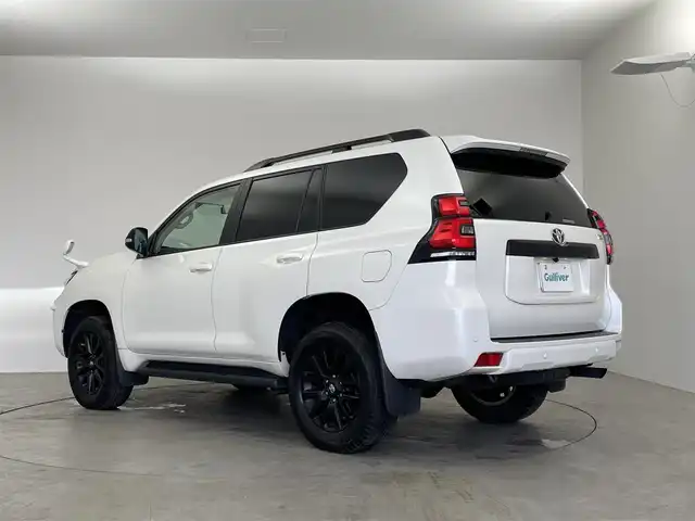トヨタ ランドクルーザー プラド TX Lパッケージ マットブラED 埼玉県 2022(令4)年 2.2万km ホワイトパールクリスタルシャイン サンルーフ　純正ディスプレイオーディオ　バックカメラ　ベージュレザー　ビルトインＥＴＣ　前後ドライブレコーダー　セーフティセンス　レーダークルーズ　ＨＤＭＩ　シートヒーター　ベンチレーション　ＬＥＤ