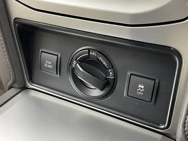 トヨタ ランドクルーザー プラド TX Lパッケージ マットブラED 埼玉県 2022(令4)年 2.2万km ホワイトパールクリスタルシャイン サンルーフ　純正ディスプレイオーディオ　バックカメラ　ベージュレザー　ビルトインＥＴＣ　前後ドライブレコーダー　セーフティセンス　レーダークルーズ　ＨＤＭＩ　シートヒーター　ベンチレーション　ＬＥＤ