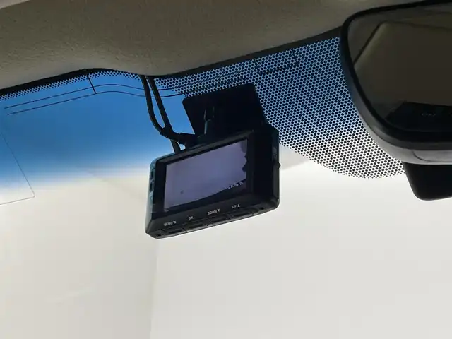 トヨタ ランドクルーザー プラド TX Lパッケージ マットブラED 埼玉県 2022(令4)年 2.2万km ホワイトパールクリスタルシャイン サンルーフ　純正ディスプレイオーディオ　バックカメラ　ベージュレザー　ビルトインＥＴＣ　前後ドライブレコーダー　セーフティセンス　レーダークルーズ　ＨＤＭＩ　シートヒーター　ベンチレーション　ＬＥＤ