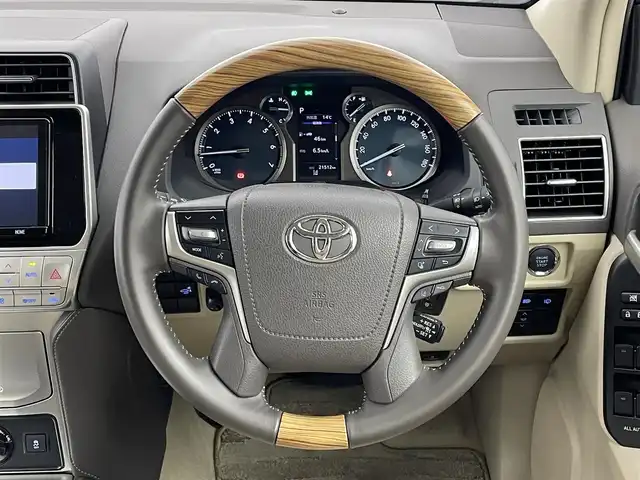 トヨタ ランドクルーザー プラド TX Lパッケージ マットブラED 埼玉県 2022(令4)年 2.2万km ホワイトパールクリスタルシャイン サンルーフ　純正ディスプレイオーディオ　バックカメラ　ベージュレザー　ビルトインＥＴＣ　前後ドライブレコーダー　セーフティセンス　レーダークルーズ　ＨＤＭＩ　シートヒーター　ベンチレーション　ＬＥＤ