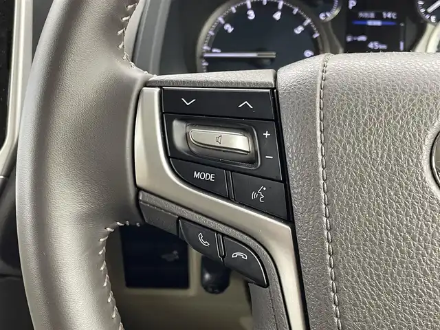 トヨタ ランドクルーザー プラド TX Lパッケージ マットブラED 埼玉県 2022(令4)年 2.2万km ホワイトパールクリスタルシャイン サンルーフ　純正ディスプレイオーディオ　バックカメラ　ベージュレザー　ビルトインＥＴＣ　前後ドライブレコーダー　セーフティセンス　レーダークルーズ　ＨＤＭＩ　シートヒーター　ベンチレーション　ＬＥＤ