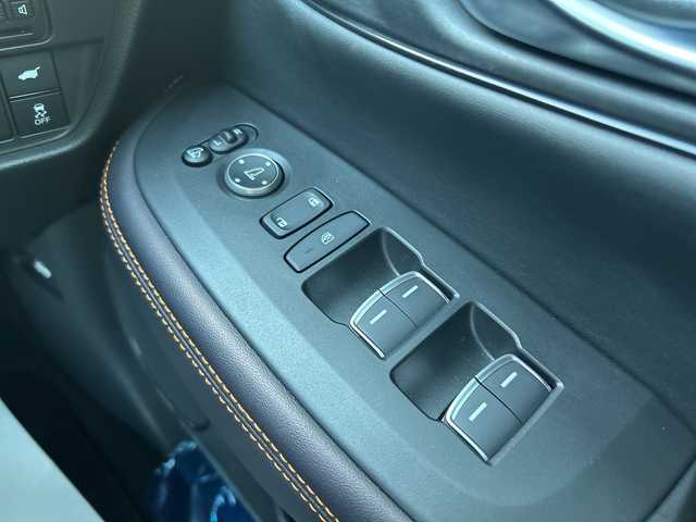 ホンダ ＺＲ－Ｖ ハイブリッド e:HEV Z 東京都 2024(令6)年 0.7万km クリスタルブラックパール ワンオーナー/Honda SENSING/・衝突軽減ブレーキ/・先行車発進お知らせ機能/・歩行者事故低減ステアリング/・路外逸脱抑制機能/・標識認識機能/・渋滞追従機能付アダプティブクルーズコントロール/・車線維持支援システム/・トラフィックジャムアシスト/・ブラインドスポットインフォメーション/・誤発進抑制機能/・後方誤発進抑制機能/・近距離衝突軽減ブレーキ/・パーキングセンサーシステム/・後退出庫サポート（タイプ別設定）/・オートハイビーム/・アダプティブドライビングビーム（タイプ別設定）/レーンアシスト/マルチビューカメラシステム/バックカメラ/Honda CONNECTディスプレー/・Bluetooth/TV/USB/Apple CarPlay/Android Auto/BOSEプレミアムサウンドシステム/盗難防止装置/衝突被害軽減システム/横滑り防止装置/ダウンヒルアシストコントロール/コーナーセンサー/純正18インチアルミホイール/電動リアゲート/パワーシート/シートヒーター/ワイヤレス充電器/ETC/取扱説明書/保証書/スペアキー1本