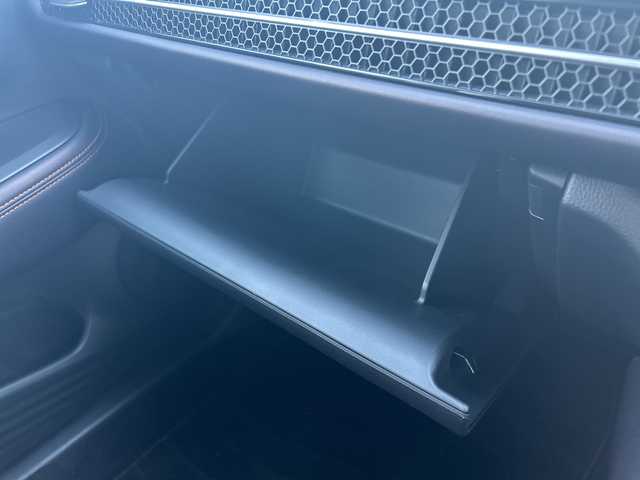 ホンダ ＺＲ－Ｖ ハイブリッド e:HEV Z 東京都 2024(令6)年 0.7万km クリスタルブラックパール ワンオーナー/Honda SENSING/・衝突軽減ブレーキ/・先行車発進お知らせ機能/・歩行者事故低減ステアリング/・路外逸脱抑制機能/・標識認識機能/・渋滞追従機能付アダプティブクルーズコントロール/・車線維持支援システム/・トラフィックジャムアシスト/・ブラインドスポットインフォメーション/・誤発進抑制機能/・後方誤発進抑制機能/・近距離衝突軽減ブレーキ/・パーキングセンサーシステム/・後退出庫サポート（タイプ別設定）/・オートハイビーム/・アダプティブドライビングビーム（タイプ別設定）/レーンアシスト/マルチビューカメラシステム/バックカメラ/Honda CONNECTディスプレー/・Bluetooth/TV/USB/Apple CarPlay/Android Auto/BOSEプレミアムサウンドシステム/盗難防止装置/衝突被害軽減システム/横滑り防止装置/ダウンヒルアシストコントロール/コーナーセンサー/純正18インチアルミホイール/電動リアゲート/パワーシート/シートヒーター/ワイヤレス充電器/ETC/取扱説明書/保証書/スペアキー1本