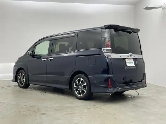 トヨタ ヴォクシー ZS 煌Ⅱ 埼玉県 2019(令1)年 4.7万km ブラッキッシュアゲハガラスフレーク ＴＲＤエアロ　純正ナビ　バックカメラ　ビルトインＥＴＣ２．０　クルーズコントロール　セーフティセンス　両側パワースライドドア　純正アルミホイール　スマートキー　オートハイビーム　ＬＥＤヘッドライト
