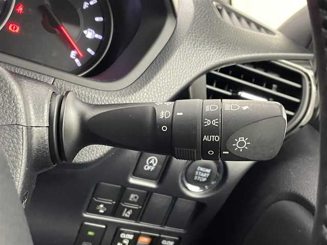 トヨタ ヴォクシー ZS 煌Ⅱ 埼玉県 2019(令1)年 4.7万km ブラッキッシュアゲハガラスフレーク ＴＲＤエアロ　純正ナビ　バックカメラ　ビルトインＥＴＣ２．０　クルーズコントロール　セーフティセンス　両側パワースライドドア　純正アルミホイール　スマートキー　オートハイビーム　ＬＥＤヘッドライト