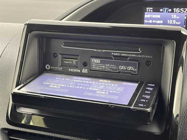 トヨタ ヴォクシー ZS 煌Ⅱ 埼玉県 2019(令1)年 4.7万km ブラッキッシュアゲハガラスフレーク ＴＲＤエアロ　純正ナビ　バックカメラ　ビルトインＥＴＣ２．０　クルーズコントロール　セーフティセンス　両側パワースライドドア　純正アルミホイール　スマートキー　オートハイビーム　ＬＥＤヘッドライト