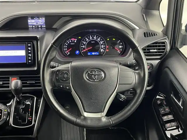 トヨタ ヴォクシー ZS 煌Ⅱ 埼玉県 2019(令1)年 4.7万km ブラッキッシュアゲハガラスフレーク ＴＲＤエアロ　純正ナビ　バックカメラ　ビルトインＥＴＣ２．０　クルーズコントロール　セーフティセンス　両側パワースライドドア　純正アルミホイール　スマートキー　オートハイビーム　ＬＥＤヘッドライト