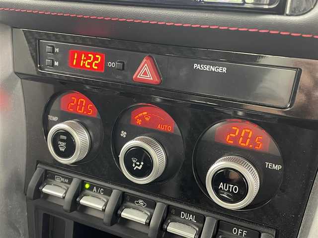 スバル ＢＲＺ S 茨城県 2019(平31)年 5.2万km クリスタルホワイトP ７インチＫＥＮＷＯＯＤ製純正メモリーナビ/フルセグＴＶ/ＥＴＣ/前方ドライブレコーダー/クルーズコントロール/ＡＢＳ/盗難防止装置/オートライト/ＬＥＤヘッドライト/６速ＭＴ/社外シフトノブ