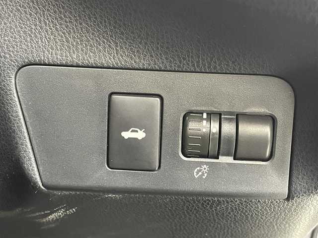 スバル ＢＲＺ S 茨城県 2019(平31)年 5.2万km クリスタルホワイトP ７インチＫＥＮＷＯＯＤ製純正メモリーナビ/フルセグＴＶ/ＥＴＣ/前方ドライブレコーダー/クルーズコントロール/ＡＢＳ/盗難防止装置/オートライト/ＬＥＤヘッドライト/６速ＭＴ/社外シフトノブ