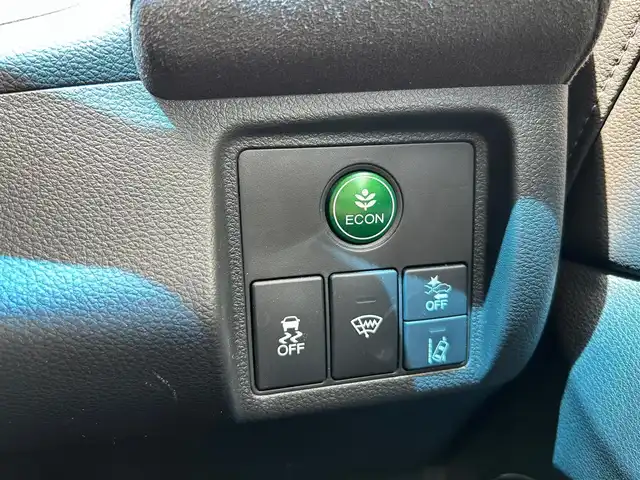 ホンダ ヴェゼル RS ホンダセンシング 熊本県 2020(令2)年 5.6万km プラチナホワイトパール ワンオーナー/ホンダセンシング/純正ナビ/（CD・DVD・フルセグTV・BTオーディオ・SD）/バックカメラ/ビルトインETC/純正18インチAW/レーダークルーズ/パドルシフト/ハーフレザーシート/前席シートヒーター/LEDヘッドライト/オートライト/LEDフォグライト/横滑り防止装置/ウィンカーミラー/純正フロアマット/純正ドアバイザー/新車保証書/取扱説明書/スマートスペアキー×1本