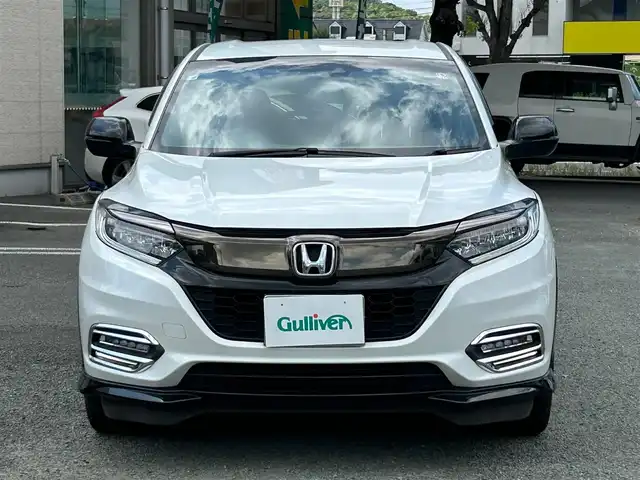 ホンダ ヴェゼル RS ホンダセンシング 熊本県 2020(令2)年 5.6万km プラチナホワイトパール ワンオーナー/ホンダセンシング/純正ナビ/（CD・DVD・フルセグTV・BTオーディオ・SD）/バックカメラ/ビルトインETC/純正18インチAW/レーダークルーズ/パドルシフト/ハーフレザーシート/前席シートヒーター/LEDヘッドライト/オートライト/LEDフォグライト/横滑り防止装置/ウィンカーミラー/純正フロアマット/純正ドアバイザー/新車保証書/取扱説明書/スマートスペアキー×1本