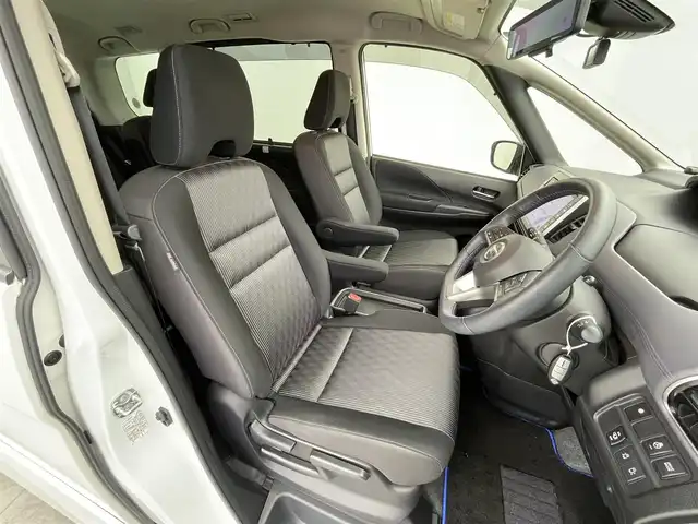 日産 セレナ e－パワー ハイウェイスター V 群馬県 2020(令2)年 5.5万km ブリリアントホワイトパール 雹害　純正１０インチナビ　プロパイロット　ブラインドスポットモニター　レーンキープアシスト　エマージェンシーブレーキ　アラウンドビューモニター　デジタルインナーミラー　ステアリングヒーター　ＥＴＣ