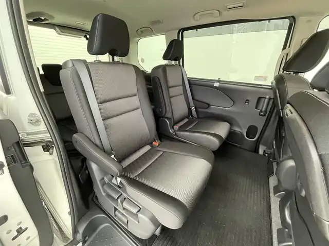 日産 セレナ e－パワー ハイウェイスター V 群馬県 2020(令2)年 5.5万km ブリリアントホワイトパール 雹害　純正１０インチナビ　プロパイロット　ブラインドスポットモニター　レーンキープアシスト　エマージェンシーブレーキ　アラウンドビューモニター　デジタルインナーミラー　ステアリングヒーター　ＥＴＣ