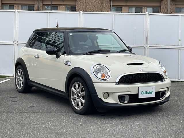 ＭＩＮＩ ミニ クーパー S 秋田県 2013(平25)年 11.2万km ペッパー・ホワイト 社外ポータブルナビ/パドルシフト/ETC/純正CDオーディオ/AUX/フォグランプ/リアフォグ/電動格納ミラー/サマータイヤ純正アルミ組積み込み