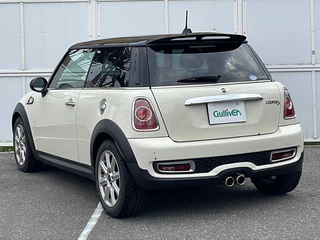 ＭＩＮＩ ミニ クーパー S 秋田県 2013(平25)年 11.2万km ペッパー・ホワイト 社外ポータブルナビ/パドルシフト/ETC/純正CDオーディオ/AUX/フォグランプ/リアフォグ/電動格納ミラー/サマータイヤ純正アルミ組積み込み