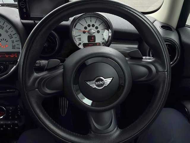 ＭＩＮＩ ミニ クーパー S 秋田県 2013(平25)年 11.2万km ペッパー・ホワイト 社外ポータブルナビ/パドルシフト/ETC/純正CDオーディオ/AUX/フォグランプ/リアフォグ/電動格納ミラー/サマータイヤ純正アルミ組積み込み
