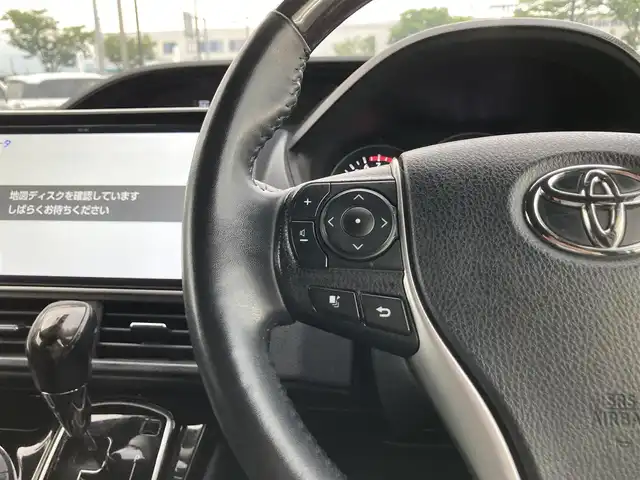 トヨタ ノア Si ダブルバイビーⅢ 鳥取県 2021(令3)年 4.5万km ホワイトパールクリスタルシャイン 純正１０型ナビ／ＴＶ／ＤＶＤ／ＣＤ／ＢＴ/バックカメラ/ビルトインＥＴＣ/ドライブレコーダー/純正12.1型フリップダウンモニター/トヨタセーフティセンス/クルーズコントロール/レーンキープアシスト/両側パワースライド/ＬＥＤヘットライト/フォグライト/プッシュエンジンスタート/ハーフレザーシート/純正16インチアルミホイール/オートライト/フロアマット・バイザー