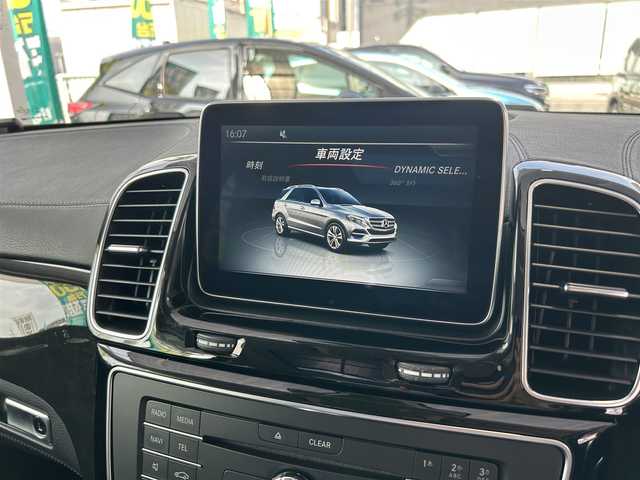 メルセデス・ベンツ ＧＬＥ３５０ｄ 京都府 2016(平28)年 8.1万km オブシディアンブラック  純正ナビ/　・フルセグTV/　・BTオーディオ/　・CD/DVD/　・全方位カメラ/ MOPサンルーフ/ 衝突軽減ブレーキ/ ステアリングアシスト/ レーンキープアシスト/ BSM/ ヒルディセントアシスト/ レザーシート/ 前席メモリ付きパワーシート/ シートヒーター/ ハーマンカードンサウンドシステム/ パークトロニック/ ルーフレール/ サイドステップ/ 純正フロアマット/ ドライブレコーダー/ 社外21インチアルミホイール/ LEDヘッドライト
