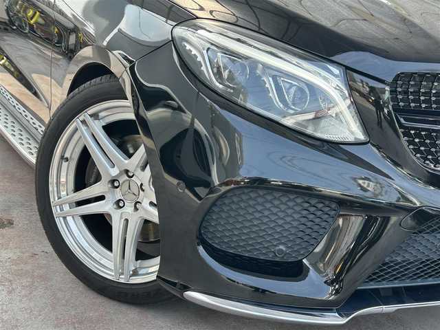 メルセデス・ベンツ ＧＬＥ３５０ｄ 京都府 2016(平28)年 8.1万km オブシディアンブラック  純正ナビ/　・フルセグTV/　・BTオーディオ/　・CD/DVD/　・全方位カメラ/ MOPサンルーフ/ 衝突軽減ブレーキ/ ステアリングアシスト/ レーンキープアシスト/ BSM/ ヒルディセントアシスト/ レザーシート/ 前席メモリ付きパワーシート/ シートヒーター/ ハーマンカードンサウンドシステム/ パークトロニック/ ルーフレール/ サイドステップ/ 純正フロアマット/ ドライブレコーダー/ 社外21インチアルミホイール/ LEDヘッドライト