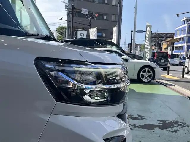 ダイハツ タント カスタム RS 神奈川県 2023(令5)年 4.6万km ブラックマイカメタリック/シャイニングホワイトパール ターボ/スマートアシスト/・衝突回避支援ブレーキ/・衝突警報機能/・ブレーキ制御付誤発進抑制機能/・車線逸脱警報機能/・車線逸脱抑制制御機能/・路側逸脱警報機能/・ふらつき機能/・先行車発進お知らせ機能/・標識認識機能/・アダプティブドライビングビーム/・コーナーセンサー/パノラマモニター/両側パワースライドドア/純正メモリーナビ/・フルセグTV/・CD/DVD再生/・BT接続/ETC/電動パーキング/・オートブレーキホールド/ハーフレザーシート/・前席シートヒーター/・後席用シートバックテーブル/レザーステアリング/・ステアリモコン/後席ロールアップサンシェード/ISOFIX/アイドリングストップ/プッシュスタート/スマートキー×2個/社外17インチアルミホイール/LEDヘッドライト/LEDフォグランプ/純正ドアバイザー/純正フロアマット/車両保証書/車両取説/ナビ取説/純正アルミホイール/スタッドレス付き車載