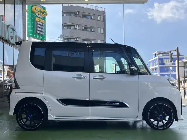 ダイハツ タント カスタム RS 神奈川県 2023(令5)年 4.6万km ブラックマイカメタリック/シャイニングホワイトパール ターボ/スマートアシスト/・衝突回避支援ブレーキ/・衝突警報機能/・ブレーキ制御付誤発進抑制機能/・車線逸脱警報機能/・車線逸脱抑制制御機能/・路側逸脱警報機能/・ふらつき機能/・先行車発進お知らせ機能/・標識認識機能/・アダプティブドライビングビーム/・コーナーセンサー/パノラマモニター/両側パワースライドドア/純正メモリーナビ/・フルセグTV/・CD/DVD再生/・BT接続/ETC/電動パーキング/・オートブレーキホールド/ハーフレザーシート/・前席シートヒーター/・後席用シートバックテーブル/レザーステアリング/・ステアリモコン/後席ロールアップサンシェード/ISOFIX/アイドリングストップ/プッシュスタート/スマートキー×2個/社外17インチアルミホイール/LEDヘッドライト/LEDフォグランプ/純正ドアバイザー/純正フロアマット/車両保証書/車両取説/ナビ取説/純正アルミホイール/スタッドレス付き車載