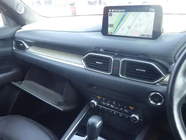 マツダ ＣＸ－５ XD エクスクルーシブモード 千葉県 2020(令2)年 4.1万km スノーフレイクホワイトパールマイカ 225/55R19/スマートシティブレーキサポート/ブラインドスポットモニタリング/レーンキープ・アシスト・システム/アクティブ・ドライビング・ディスプレイ/i-stop/レーダークルーズコントロール/ブラックレザーシート/前席パワーシート/エアシート/シートヒーター/BOSEサウンド/純正SDナビ/地デジTV/【DVD/CD再生機能　Bluetooth接続】/360°ビュー・モニター/ドライブレコーダー（前後撮影）【ZDR-015】/革巻きステアリング/ステアリングヒーター/ステアリングスイッチ/ETC/LEDヘッドライト/LEDフォグライト/ウインカーミラー/コーナーセンサー/純正19インチアルミホイル/サイド/カーテンエアバッグ/アドバンストキーレスエントリー
