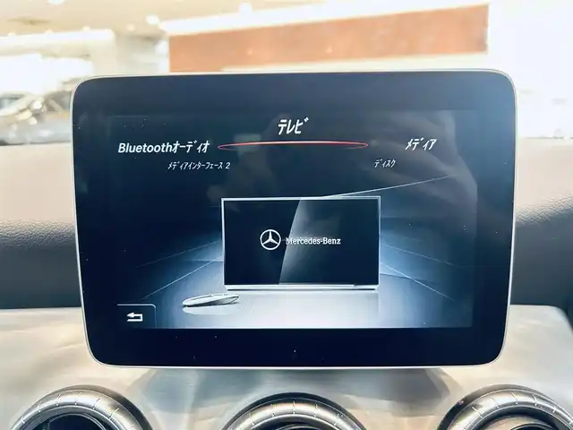 メルセデス・ベンツ ＣＬＡ１８０ AMG スタイル 大阪府 2018(平30)年 2.2万km ポーラホワイト AMGプレミアムP/レーダーセーフティP/サンルーフ/ハーマンカードン/ハーフレザー/メモリ付きパワーシート/シートヒーター/純正ナビ/TV/バックカメラ/applecarplay/ACC/ブラインドスポット/純正18インチAW/LEDヘッドライト/クリアランスソナー
