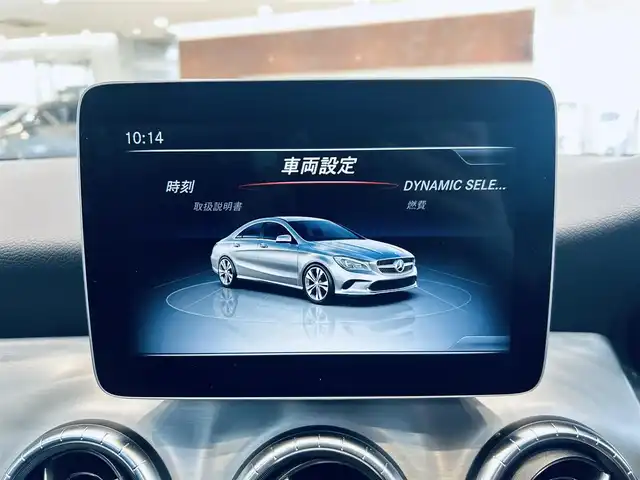 メルセデス・ベンツ ＣＬＡ１８０ AMG スタイル 大阪府 2018(平30)年 2.2万km ポーラホワイト AMGプレミアムP/レーダーセーフティP/サンルーフ/ハーマンカードン/ハーフレザー/メモリ付きパワーシート/シートヒーター/純正ナビ/TV/バックカメラ/applecarplay/ACC/ブラインドスポット/純正18インチAW/LEDヘッドライト/クリアランスソナー