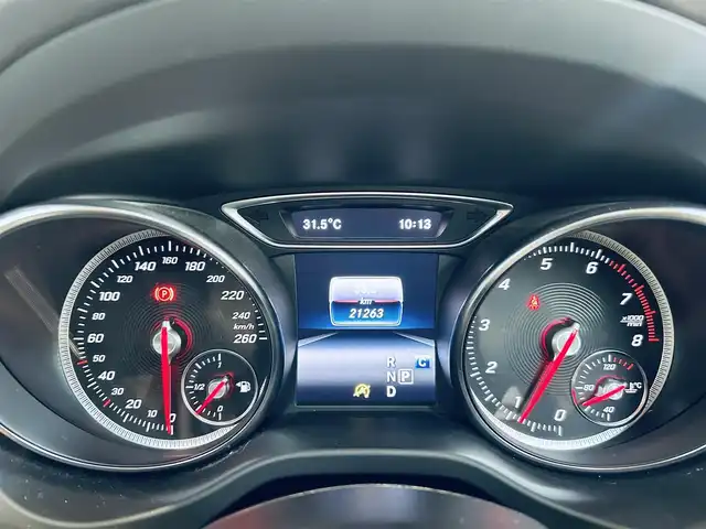 メルセデス・ベンツ ＣＬＡ１８０ AMG スタイル 大阪府 2018(平30)年 2.2万km ポーラホワイト AMGプレミアムP/レーダーセーフティP/サンルーフ/ハーマンカードン/ハーフレザー/メモリ付きパワーシート/シートヒーター/純正ナビ/TV/バックカメラ/applecarplay/ACC/ブラインドスポット/純正18インチAW/LEDヘッドライト/クリアランスソナー