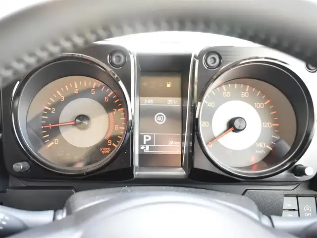 スズキ ジムニー XC 神奈川県 2023(令5)年 0.1千km キネティックイエロー/ブラックトップ2トーン ルーフキャリア/リアラダー/サイドガード/社外ナビ/フルセグテレビ/Bluetooth/クルーズコントロール/プッシュスタート/スマートキー/シートヒーター/保証書/取説/スペアスマートキー