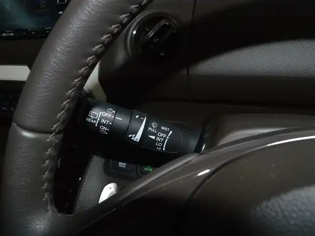 ホンダ Ｎ ＢＯＸ L ターボ 栃木県 2023(令5)年 1.1万km プラチナホワイトパール ディーラー点検記録簿/[R5.6.7]/Honda SENSING/[衝突軽減ブレーキ/誤発進抑制機能/後方誤発進抑制機能/歩行者事故低減ステアリング/路外逸脱抑制機能/先行車発進お知らせ機能/標識認識機能/オートハイビーム/車線維持支援システム]/渋滞追従機能付アダプティブクルーズコントロール/両側パワースライドドア/安全装備/[パーキングセンサーシステム/フロントセンサーカメラ/レーダーセンサー/オートマチックブレーキホールド/アイドリングストップ/横滑り防止]/7インチ純正SDナビゲーションシステム/[フルセグ/AM/FM/BT/CD/DVD]/オートライト/LEDヘッドライト/ETC2.0/プッシュスタート/電動パーキング/シートヒーター[前列]/ドライブレコーダー[前]/スマートスペアキー×1/取扱説明書/保証書