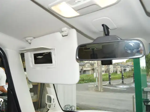 ホンダ Ｎ ＢＯＸ L ターボ 栃木県 2023(令5)年 1.1万km プラチナホワイトパール ディーラー点検記録簿/[R5.6.7]/Honda SENSING/[衝突軽減ブレーキ/誤発進抑制機能/後方誤発進抑制機能/歩行者事故低減ステアリング/路外逸脱抑制機能/先行車発進お知らせ機能/標識認識機能/オートハイビーム/車線維持支援システム]/渋滞追従機能付アダプティブクルーズコントロール/両側パワースライドドア/安全装備/[パーキングセンサーシステム/フロントセンサーカメラ/レーダーセンサー/オートマチックブレーキホールド/アイドリングストップ/横滑り防止]/7インチ純正SDナビゲーションシステム/[フルセグ/AM/FM/BT/CD/DVD]/オートライト/LEDヘッドライト/ETC2.0/プッシュスタート/電動パーキング/シートヒーター[前列]/ドライブレコーダー[前]/スマートスペアキー×1/取扱説明書/保証書