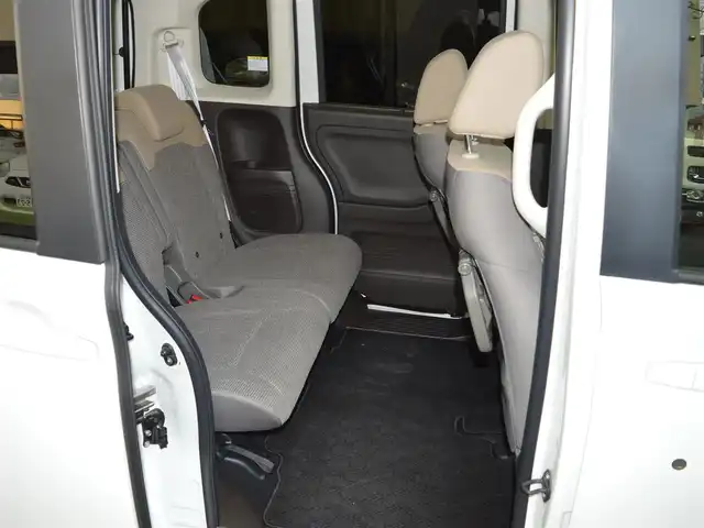 ホンダ Ｎ ＢＯＸ L ターボ 栃木県 2023(令5)年 1.1万km プラチナホワイトパール ディーラー点検記録簿/[R5.6.7]/Honda SENSING/[衝突軽減ブレーキ/誤発進抑制機能/後方誤発進抑制機能/歩行者事故低減ステアリング/路外逸脱抑制機能/先行車発進お知らせ機能/標識認識機能/オートハイビーム/車線維持支援システム]/渋滞追従機能付アダプティブクルーズコントロール/両側パワースライドドア/安全装備/[パーキングセンサーシステム/フロントセンサーカメラ/レーダーセンサー/オートマチックブレーキホールド/アイドリングストップ/横滑り防止]/7インチ純正SDナビゲーションシステム/[フルセグ/AM/FM/BT/CD/DVD]/オートライト/LEDヘッドライト/ETC2.0/プッシュスタート/電動パーキング/シートヒーター[前列]/ドライブレコーダー[前]/スマートスペアキー×1/取扱説明書/保証書