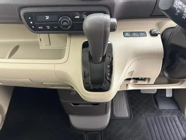 ホンダ Ｎ ＢＯＸ G ホンダセンシング 兵庫県 2019(令1)年 1万km ルナシルバーM 社外SDナビ(CD/DVD/SD/Bt/フルセグ)/・AVN-D9/ナビ内蔵前後ドライブレコーダー/バックカメラ/両側スライドドア/ACC/LKA/PCS/LEDヘッドライト/クリアランスソナー /ビルトインETC/社外マット/純正バイザー/スペアキーx１