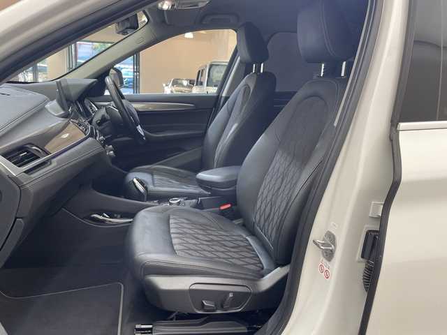 ＢＭＷ Ｘ１ xDrive 18d xライン 愛媛県 2022(令4)年 5.9万km アルピンホワイトⅢ 純正ナビ/Bluetooth/フルセグ/USB/バックカメラ/レーダークルーズコントロール/衝突被害軽減ブレーキ/レーンキープアシスト/前後コーナーセンサー/LEDヘッドライト/オートライト/ドライブレコーダー/ETC/電動リアゲート/ハーフレザー/パワーシート/ルーフレール/純正18インチアルミ/純正フロアマット