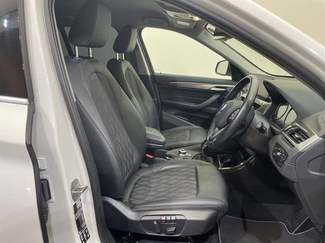 ＢＭＷ Ｘ１ xDrive 18d xライン 愛媛県 2022(令4)年 5.9万km アルピンホワイトⅢ 純正ナビ/Bluetooth/フルセグ/USB/バックカメラ/レーダークルーズコントロール/衝突被害軽減ブレーキ/レーンキープアシスト/前後コーナーセンサー/LEDヘッドライト/オートライト/ドライブレコーダー/ETC/電動リアゲート/ハーフレザー/パワーシート/ルーフレール/純正18インチアルミ/純正フロアマット