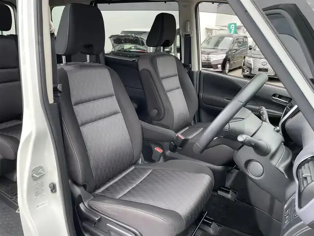 日産 セレナ ハイウェイスター V 東京都 2020(令2)年 4.9万km ブリリアントホワイトパール アラウンドビューモニター　/純正１０インチナビ　/・Ｂｌｕｅｔｏｏｔｈ　/・フルセグ　/・Ｂｌｕ－ｒａｙ　/プロパイロット　/ブラインドスポットモニター　/エマージェンシーブレーキ　/ＬＥＤヘッドライト