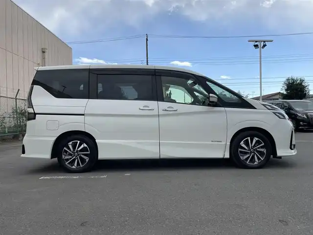 日産 セレナ ハイウェイスター V 東京都 2020(令2)年 4.9万km ブリリアントホワイトパール アラウンドビューモニター　/純正１０インチナビ　/・Ｂｌｕｅｔｏｏｔｈ　/・フルセグ　/・Ｂｌｕ－ｒａｙ　/プロパイロット　/ブラインドスポットモニター　/エマージェンシーブレーキ　/ＬＥＤヘッドライト