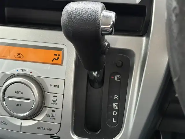 スズキ ハスラー X 滋賀県 2015(平27)年 5.2万km フェニックスレッドパール/ブルーイッシュブラックパール 純正ナビ/CD/SD/ワンセグTV/USB/AUX/バックカメラ/レーダーブレーキサポート/プッシュスタート/スマートキー/ETC/シートヒーター/純正アルミホイール