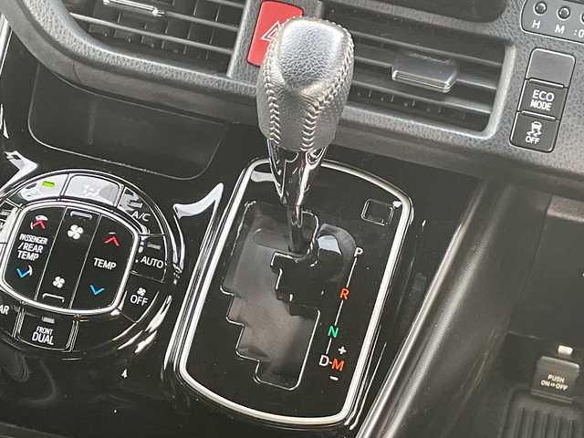 トヨタ ヴォクシー ZS GRスポーツ 山口県 2018(平30)年 8.1万km ブラック 社外ナビ/CD/DVD/SD/BT/FM/AM/バックカメラ/フルセグTV/ETC/クルーズコントロール/前方ドライブレコーダー/両側パワースライドドア/衝突軽減ブレ―キ/レーンアシスト/オートライト/オートマチックハイビーム/電動格納ミラー/純正フロアマット