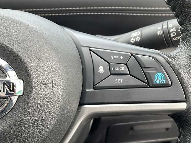 日産 セレナ ハイウェイスター Vセレクション 徳島県 2018(平30)年 5.6万km ブリリアントホワイトパール アルパイン11インチナビ【EX11Z】/ALPINEフリップダウンモニター/アラウンドビューモニター/両側パワースライドドア/デジタルインナーミラー/プロパイロット/クリアランスソナー/オートブレーキホールド/ETC2.0/ドライブレコーダー/純正AW/純正フロアマット/ドアバイザー/プッシュスタート/スマートキー