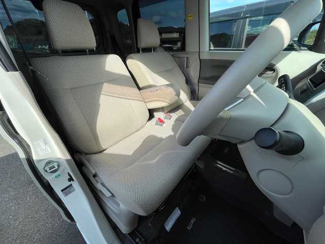 ダイハツ タント G 静岡県 2015(平27)年 5万km パールホワイトⅢ 片側パワースライドドア/ETC/アイドリングストップ/純正フロアマット/純正14インチアルミホイール/オートエアコン/プッシュスタート/ドアバイザー/取説説明書・記録簿・保証書/スマートキー/スペアキー/パワーウィンドウ