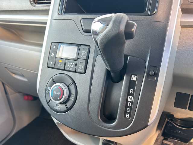 ダイハツ タント G 埼玉県 2015(平27)年 5万km パールホワイトⅢ (株)IDOMが運営する【じしゃロン熊谷店】の自社ローン対象車両になります。こちらは現金ご利用時の価格です。自社ローンご希望の方は別途その旨お申付け下さい。/KENWOOD製社外オーディオ　U393/　CD/USB/AUX/両側パワースライドドア/ETC/アイドリングストップ/純正フロアマット/純正14インチアルミホイール/プッシュスタート/スマートキー