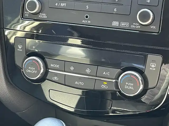 日産 エクストレイル 20X エマージェンシーブレーキ 滋賀県 2015(平27)年 3.8万km ブリリアントホワイトパール オーディオ/シートヒーター/コーナーセンサー/合皮シート/ドライブレコーダー/プッシュスタート/スマートキー/純正アルミホイール